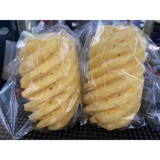 Thơm (Dứa) 1 trái cắt sẵn.