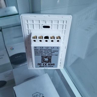 Công tắc cảm ứng Tuya Wifi 2 nút hình chữ nhật