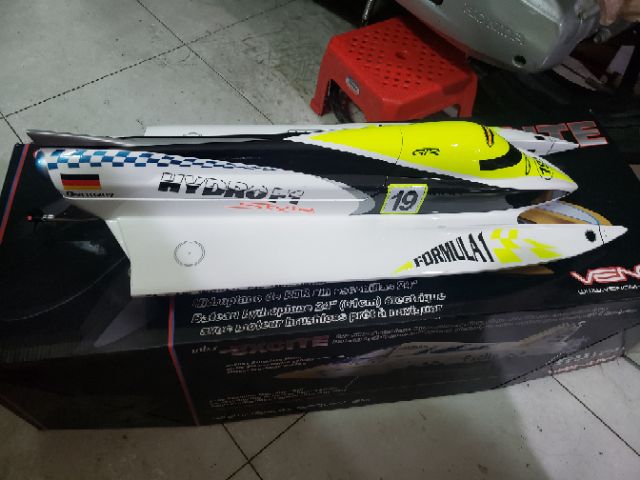 Tàu chạy  pin siêu tốc độ 100km/h