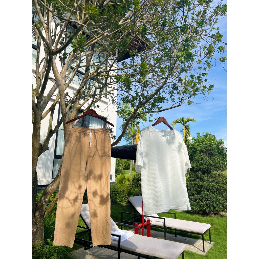 Áo thun chất liệu lưới và quần dài linen mặc mát Hungtubes.