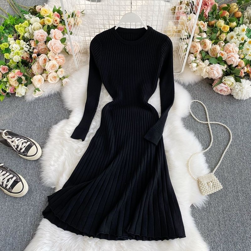 Váy len dệt kim cổ tròn tay dài dáng xòe