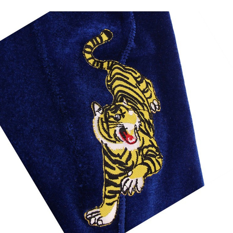 Han Mũ Cướp Biển Thêu Hình Hổ Đuôi Dài Màu Trơn Có Thể Điều Chỉnh