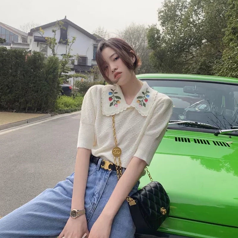 Áo Len Cổ Sen Thêu Hoa Siêu Xinh