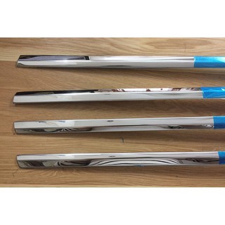 Nẹp chân kính inox xe kia soluto 2018-2019