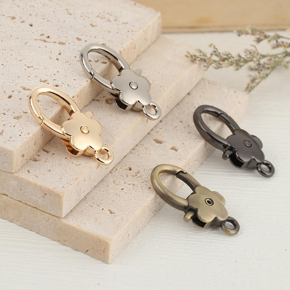 Bộ 2 Móc Khóa Túi Xách Hình Hoa Mận 4 Màu