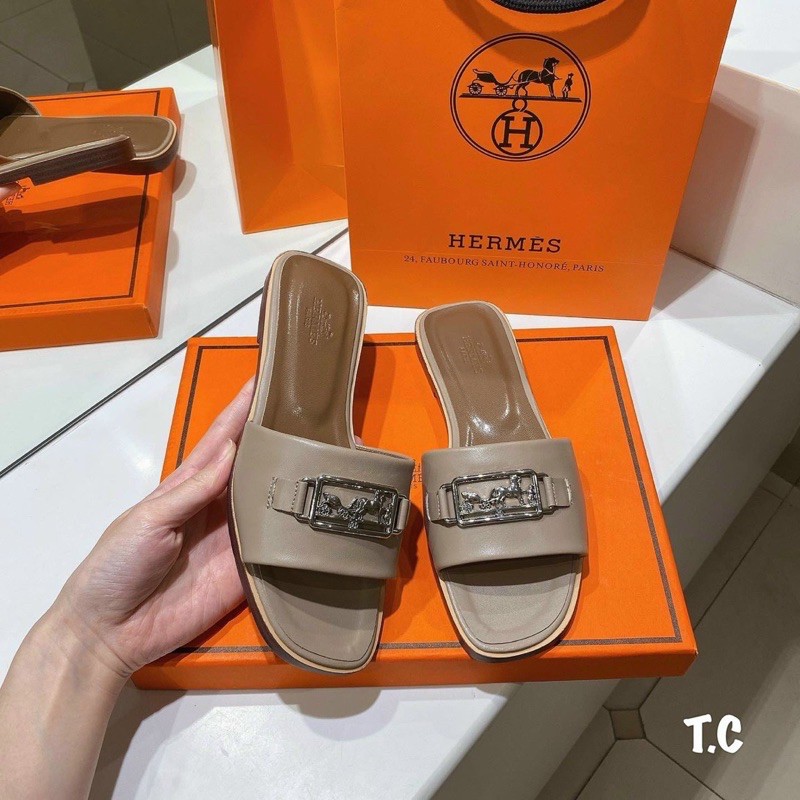 Dép lê hm khóa logo