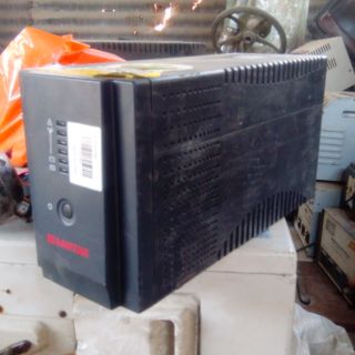 Thanh lý UPS SANTAK 1000va600w là nguồn dự phòng khi mất điện Lh0906305971 zalo0906305971