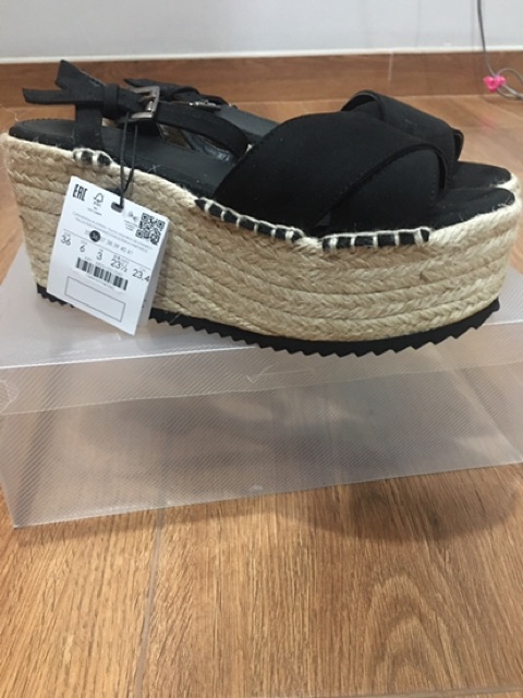 Giày bershka size 36