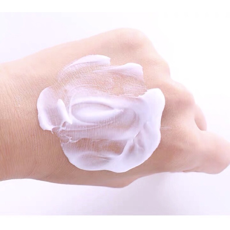 Kem dưỡng thể Dove Silky Nourishing Body Cream giữ ẩm làm trắng da toàn thân lâu trôi 300ml | WebRaoVat - webraovat.net.vn