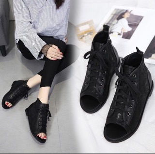 Giày boots hở mũi cột dây -400k