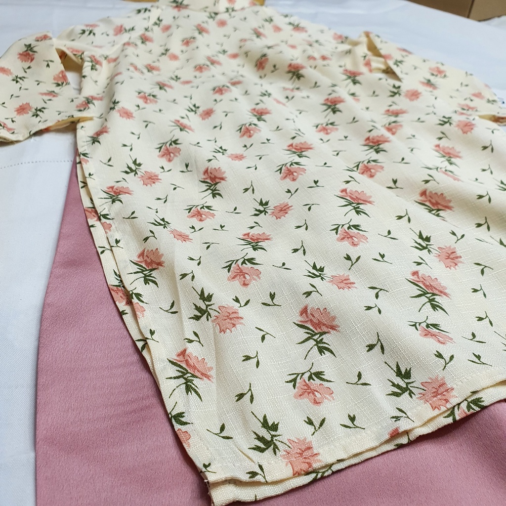 Áo Dài Hoa Nhí Cho Bé Gái Và Mẹ Hạ Vy Hoa Vàng MON