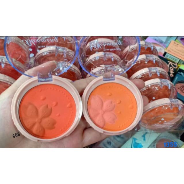 Má Hồng Kiss Beauty Blooming | BigBuy360 - bigbuy360.vn