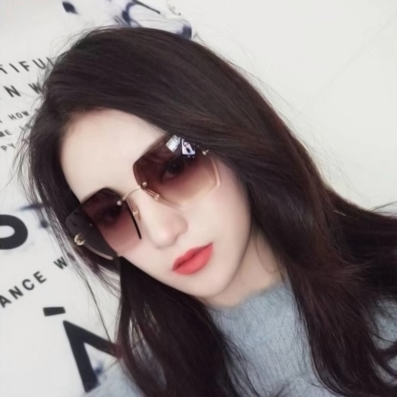 Kính mát thời trang Hàn Quốc cho nữ