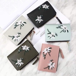 Ví cầm tay thêu hoa