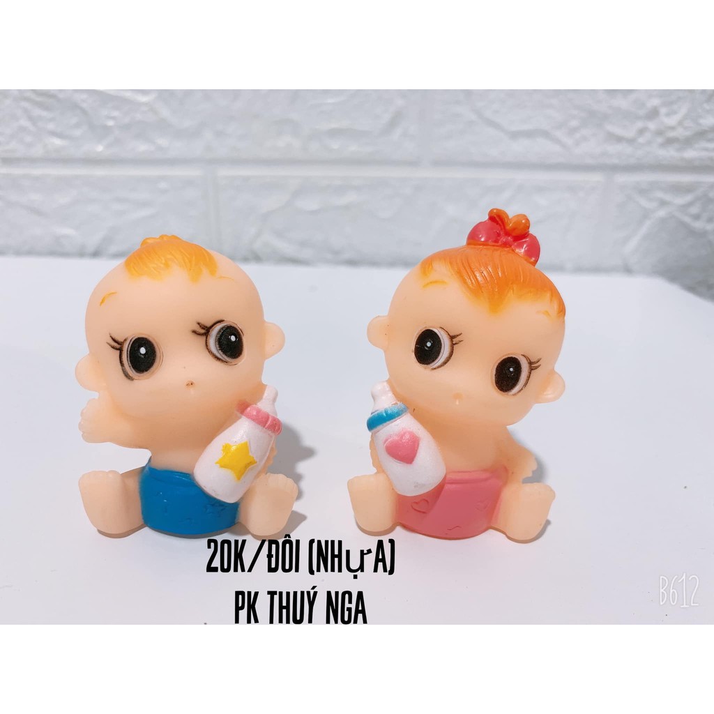 đôi em bé bình sữa (nhựa)