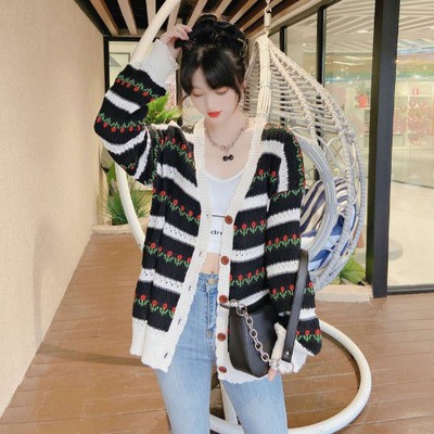 áo len nữ khoác ngoài đính cúc siêu yêu