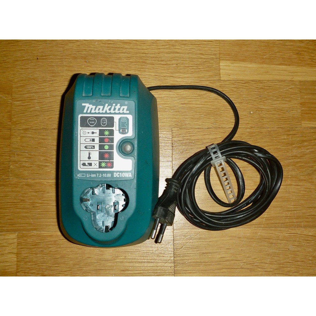 Đế sạc pin Makita DC10WA.