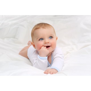Tranh dán tường phòng ngủ HD Em bé cute HUD1486 Kim sa