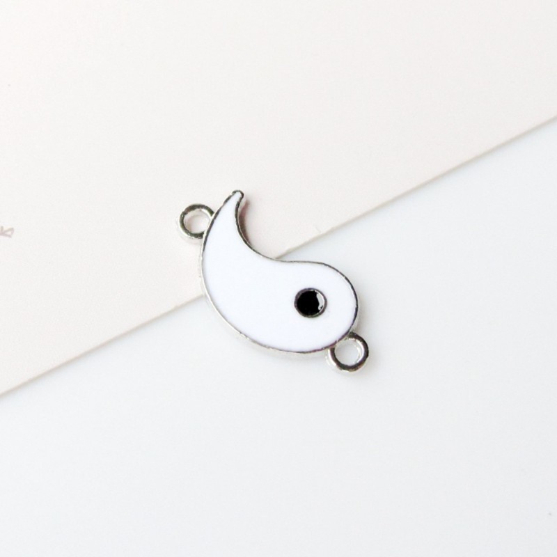 Bộ 20 Mặt Vòng cổ Hợp Kim Màu Trắng Đen Hình Thái Cực Quyền