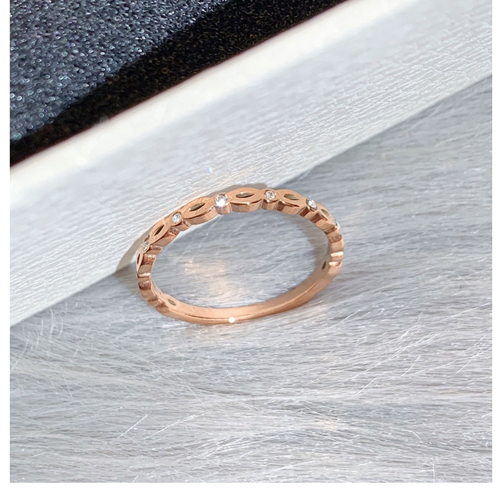 Nhẫn tiitan hình số 8 đính đá J2-205 - CAM KẾT KHÔNG GỈ, KHÔNG BAY MÀU - BẢO HÀNH 12 THÁNG