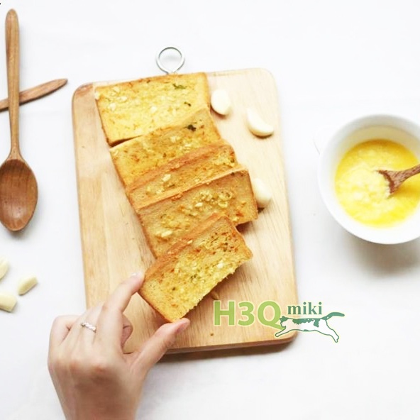 Bánh Mì Bơ Tỏi (SX Từ Bơ New Zealand) H3Q Miki Hộp 110g 06 Lát