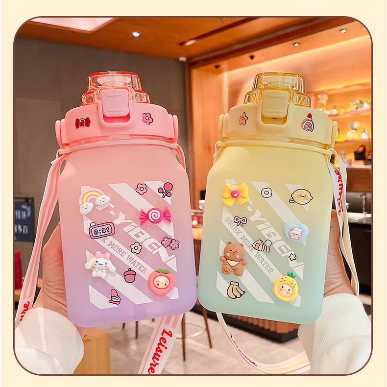 Bình Nước Thể Thao Dung Tích Lớn Có Vạch Đo Nhiệt Độ Cao Chống Rơi Bằng Nhựa