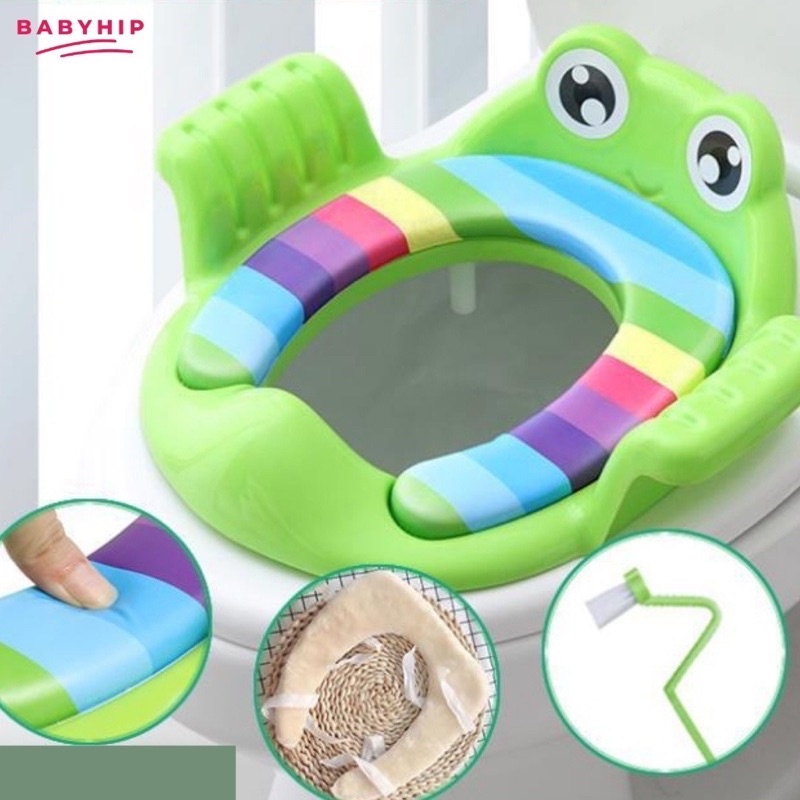 Bệ thu nhỏ bồn cầu ngộ nghĩnh có tay cầm giúp an toàn cho bé