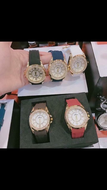 Đồng hồ dành cho cả nam và nữ,thuộc thương hiệu Mwatch của Thailand.Có thể chống được nước sinh hoạt và đi mưa nhỏ