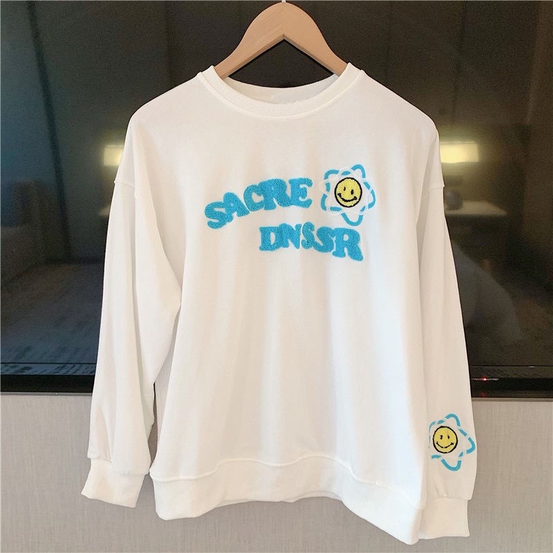 Áo sweater IELGY tay dài dáng rộng thêu hình mặt cười giản dị cho nữ
