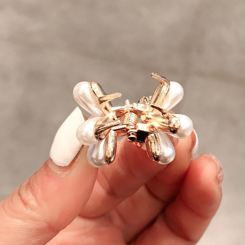 Kẹp tóc hình bông hoa đính ngọc trai nhân tạo phong cách retro Hàn Quốc