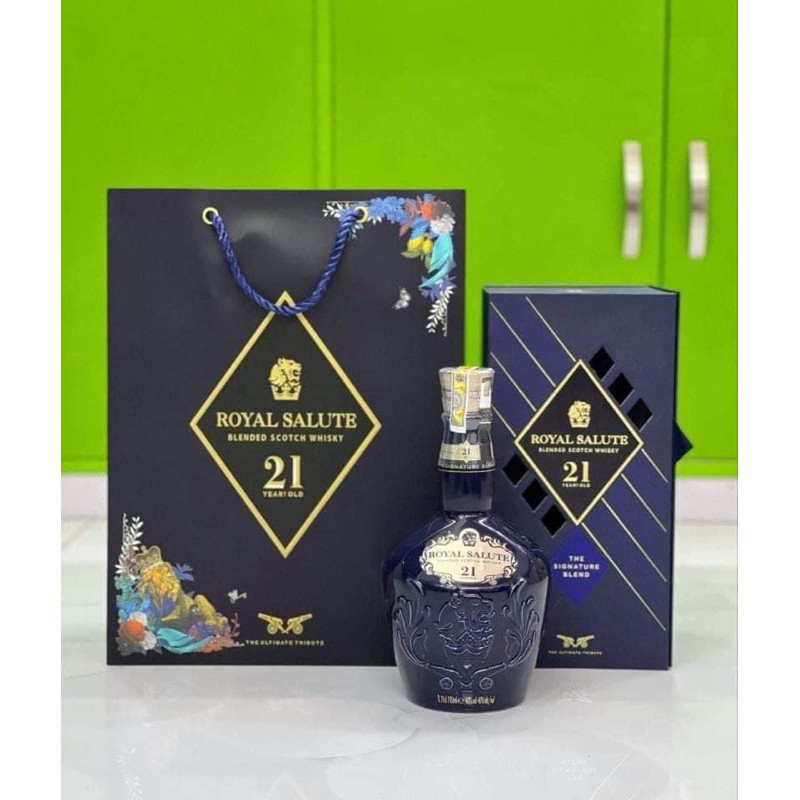 Vỏ chai rượu chivas 21 quà Tết đẹp