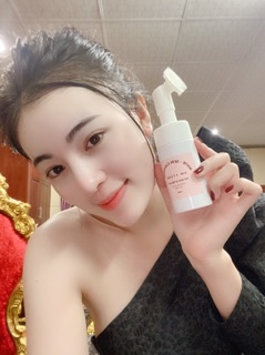 HM STORE WHITE SKIN CLEANSER