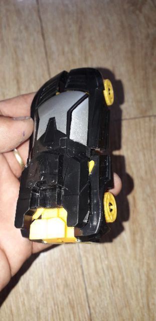 Lắp ráp robot biến thành xe màu vàng đen hoặc đỏ đen rất đẹp