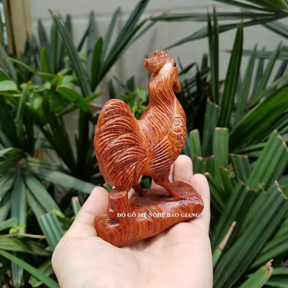 Tượng con gà gỗ hương cao 12 cm (mẫu mới)