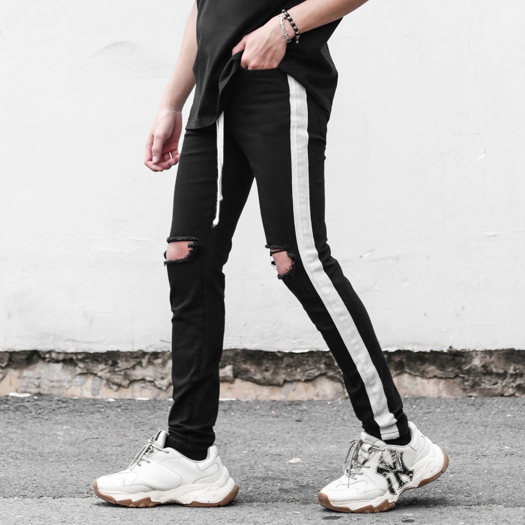 Quần Skinny Jeans Nam-Màu Đen-Rách Gối-1 Sọc Trắng-Chất Liệu Cotton Co Giãn-Ống Đứng Dáng-Ống Ôm Chân Chuẩn Skinny