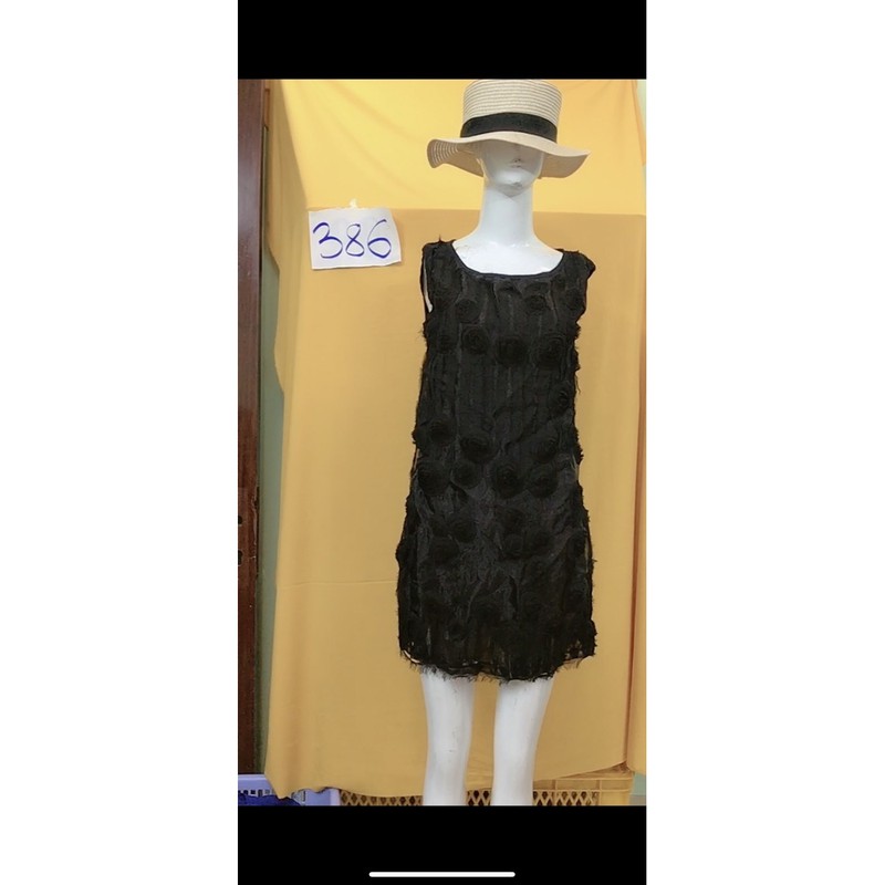 đầm đen body phối hoa hồng nổi.S386