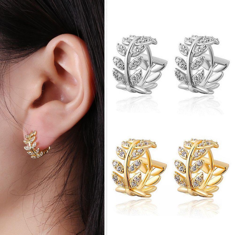 Lay Bông Tai Nhỏ Hình Chiếc Lá Phong Cách Punk Cổ Điển