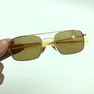 Kính mắt cơn vuông mỹ chữ nhỏ đời đầu