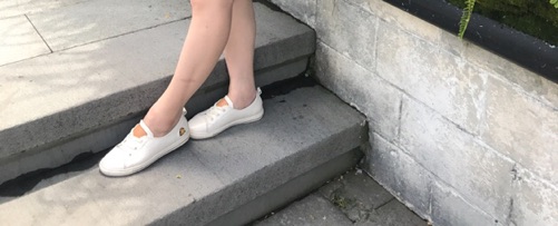 Giày thể thao da dê màu trắng