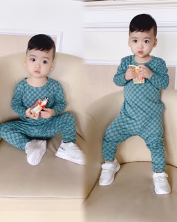 Set bộ guci cho bé.