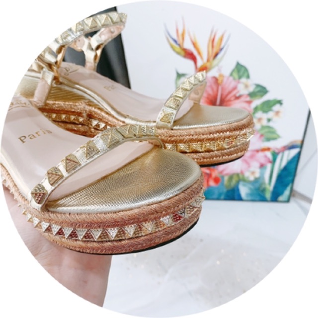 <3 Sale Hot | Trợ Giá | Sandal louboutin đế xuồng tán đinh fullbox . ! . * . HOT : ₛ new CHUẨN