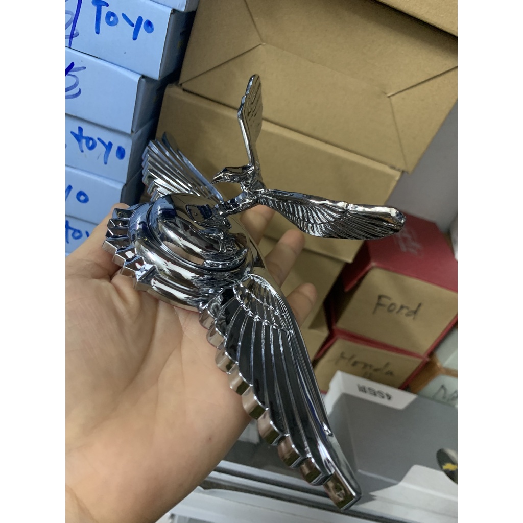 Biểu tượng logo cánh chim nắp capo xe hãng Kia Honda Suzuki Toyota Ford Nissan Mitsubishi Mazda Huyndai Chevrolet