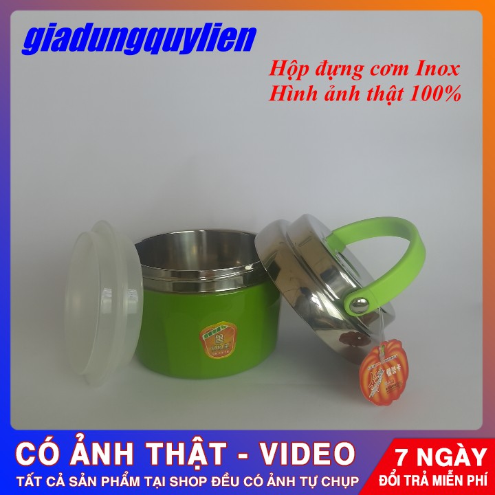 , nhân viên văn phòng với bát ăn cơm
