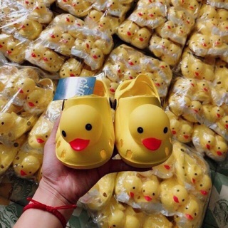Dép vịt cho bé