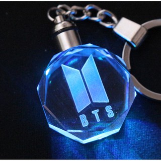 Móc khóa thủy tinh phát sáng Logo BTS