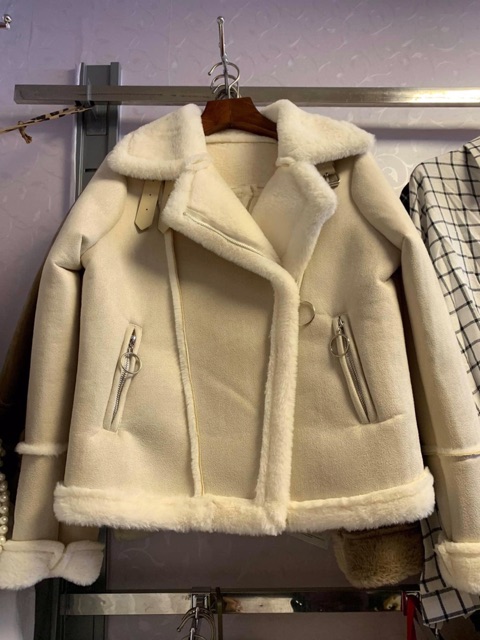 Áo khoác da lộn lót lông vẫn sang chảnh mãi | BigBuy360 - bigbuy360.vn