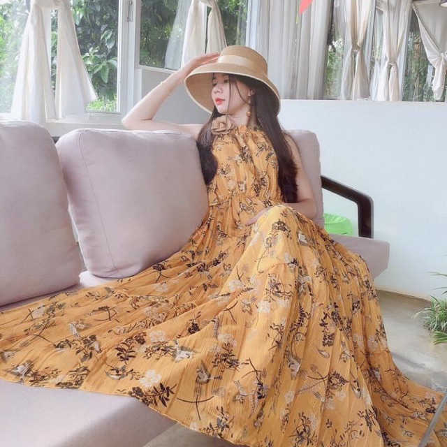 🌸Đầm matxi hoa cổ yếm🌸
