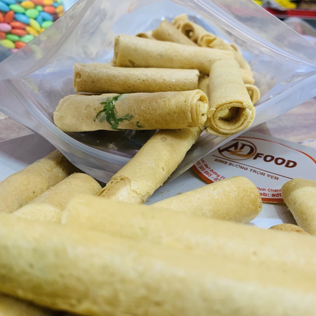 1kg bánh ống ngò nhân kem thơm ngon (2 bịch 500gr )