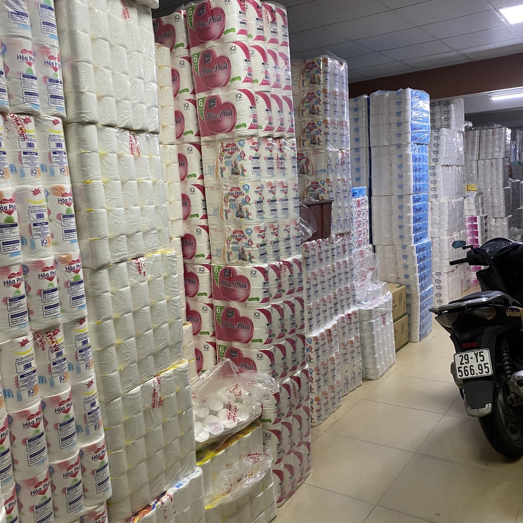 Giấy vệ sinh Hàn quốc đen không lõi tiết kiệm 10 cuộn 3 lớp