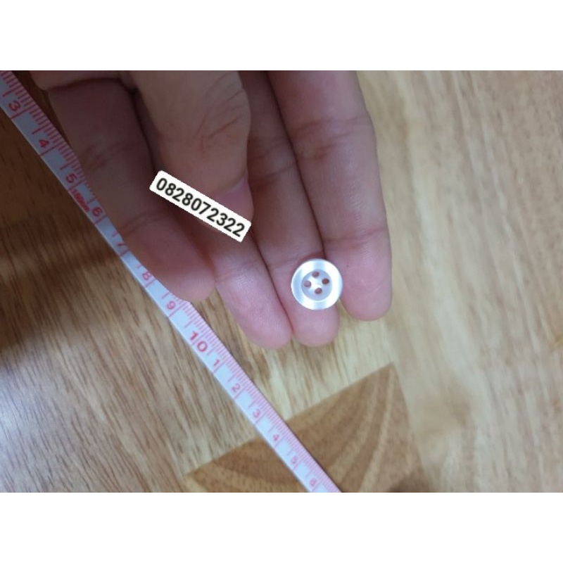 Nút Áo Sơ Mi Bóng 4 Lỗ Gói 20 Viên